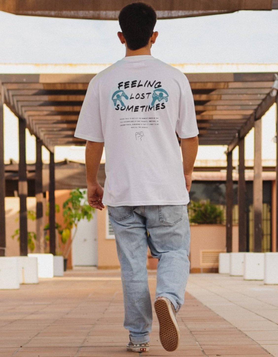 FEELING LOST OVERSIZE TEE